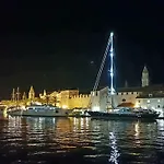 Marina Hostel *