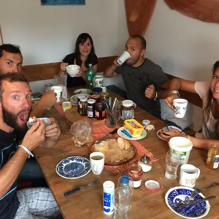 特罗吉尔马里纳旅舍 旅馆 特罗吉尔