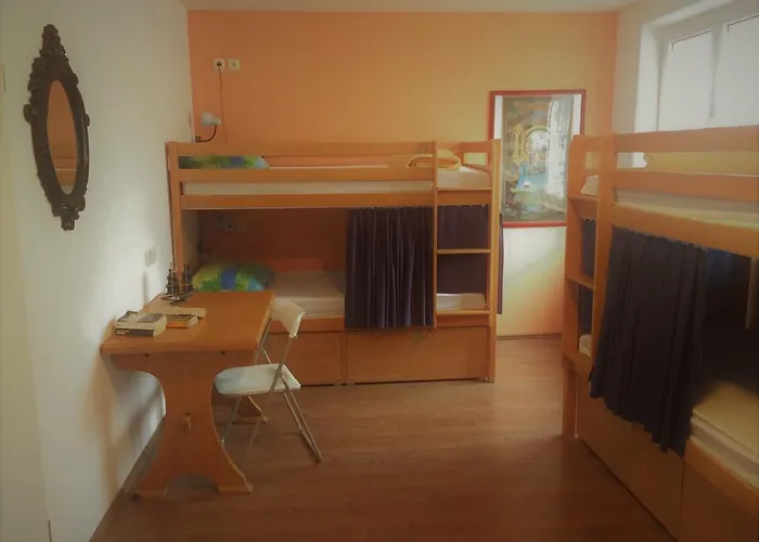 旅馆 特罗吉尔马里纳旅舍