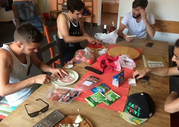 旅馆 特罗吉尔马里纳旅舍 特罗吉尔