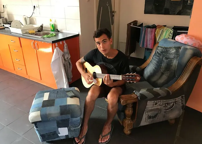 特罗吉尔马里纳旅舍 旅馆