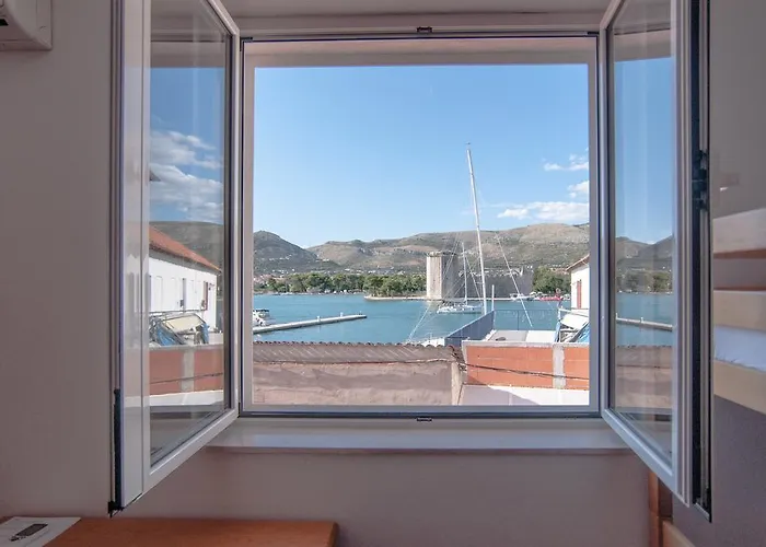 Vandrarhem Marina Trogir